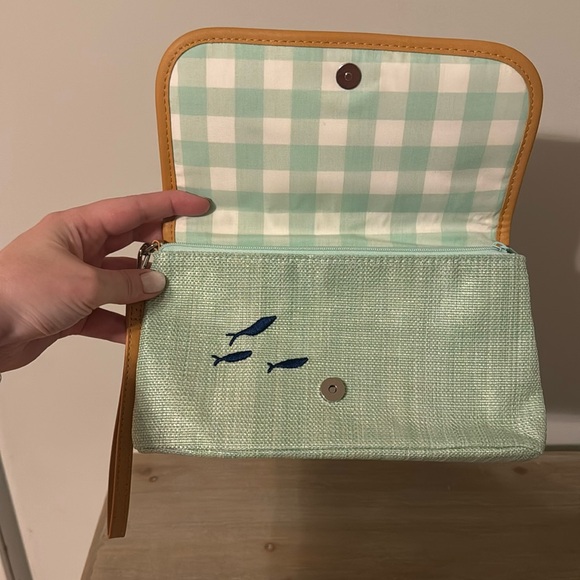 Vera Bradley Turtle Coral Gingham Interior Large Wristlet - Picture 2 of 7